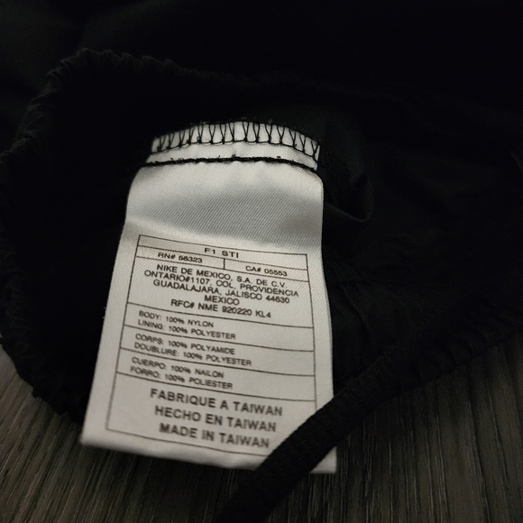 Vintage x Y2K Nike Nylon Convertible Zip Off Leg Men’s Pants Shorts - Picture 10 of 10